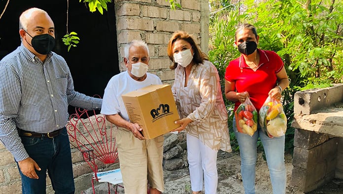 La alcaldesa de Sabinas Diana Haro Martínez, agradeció al gobernador.