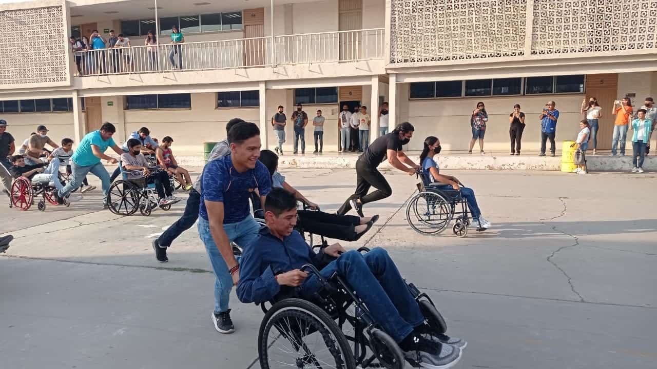 Los alumnos participaron en una carrera para probar los proyectos.