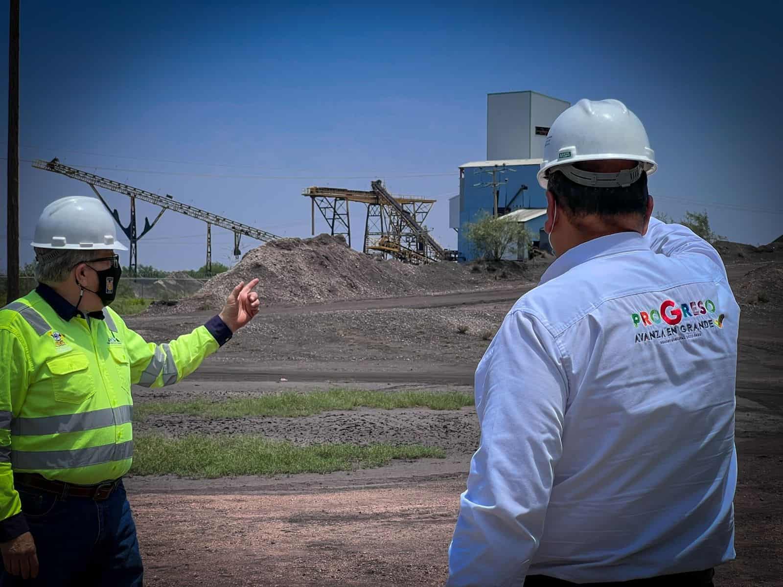 El alcalde de Progreso, Federico “Lico” Quintanilla se reunió este jueves con el Ing. Adrián Humberto Escamilla Saucedo.