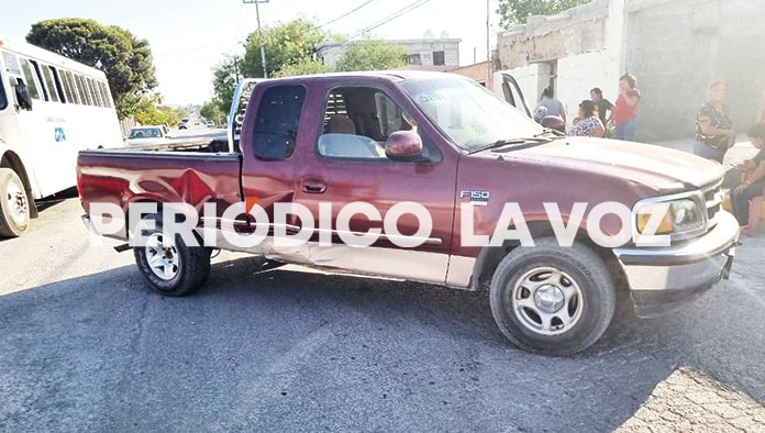 Choca taxista a embarazada