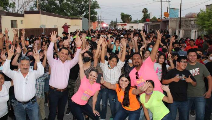 En Allende, festejan a estudiantes