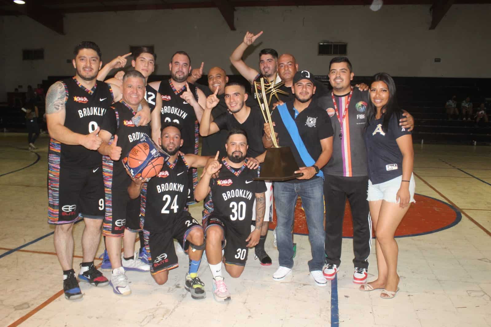 Cuadro Chico campeones de la municipal