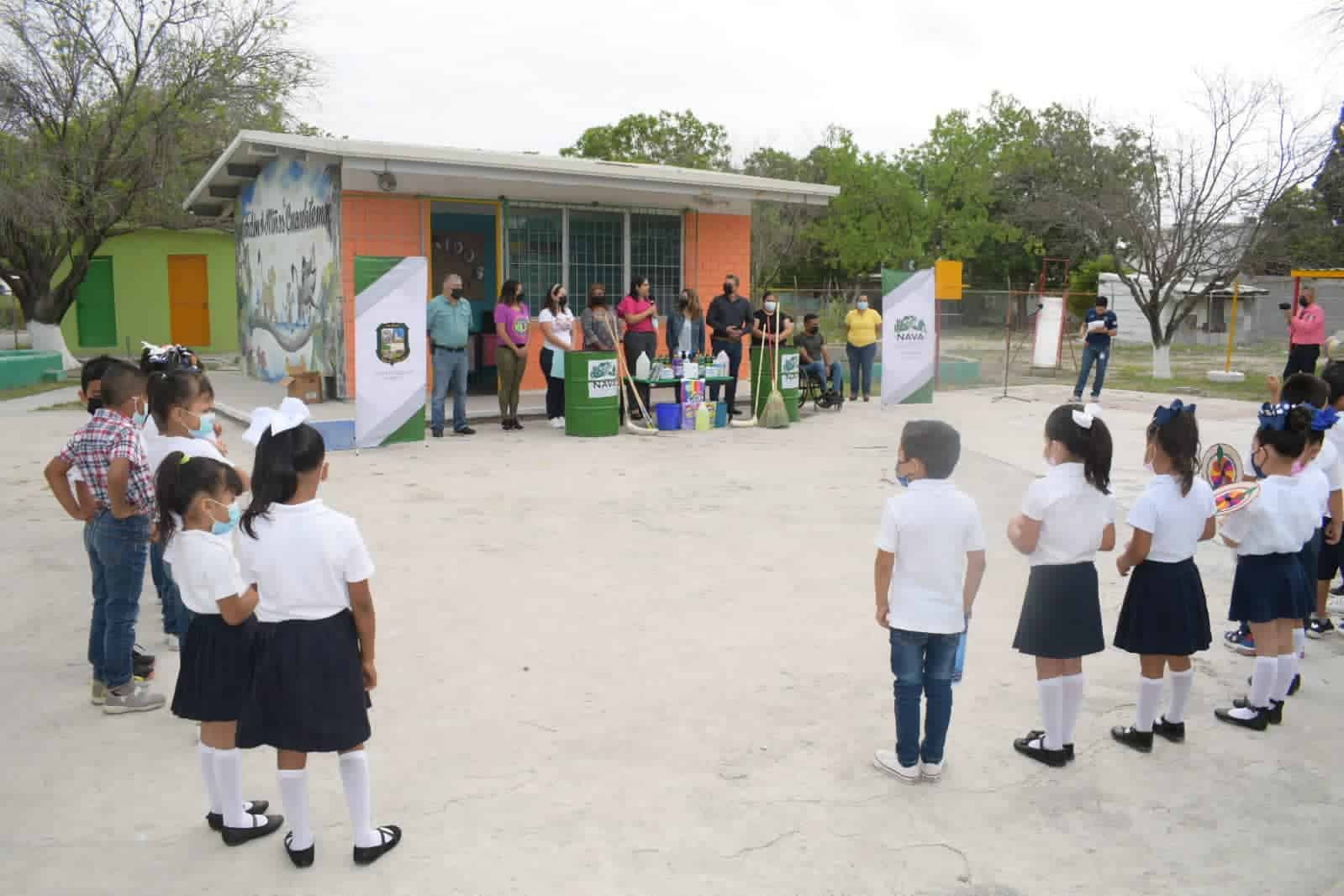 Visita Pily Valenzuela preescolar en el Encino