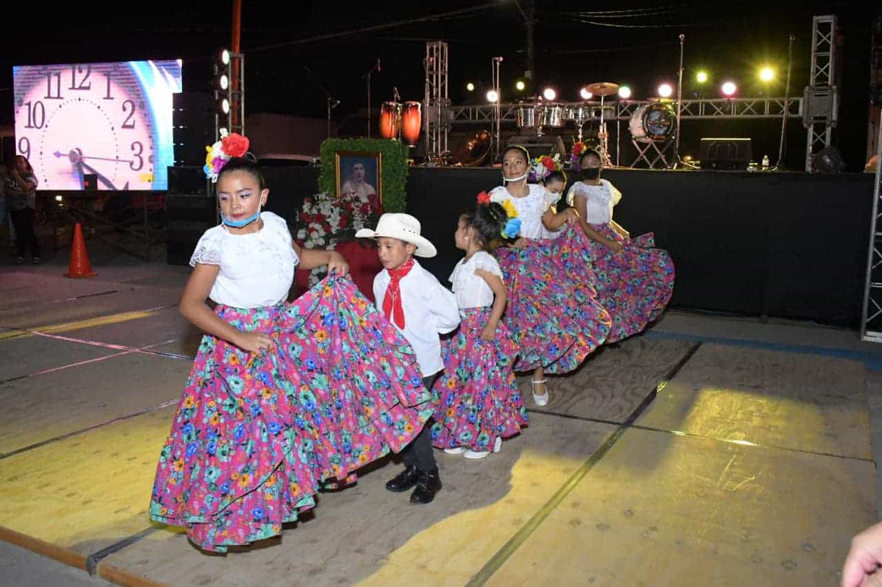 Disfrutan de baile en la Expo Nopal 2022 con San Bernabé