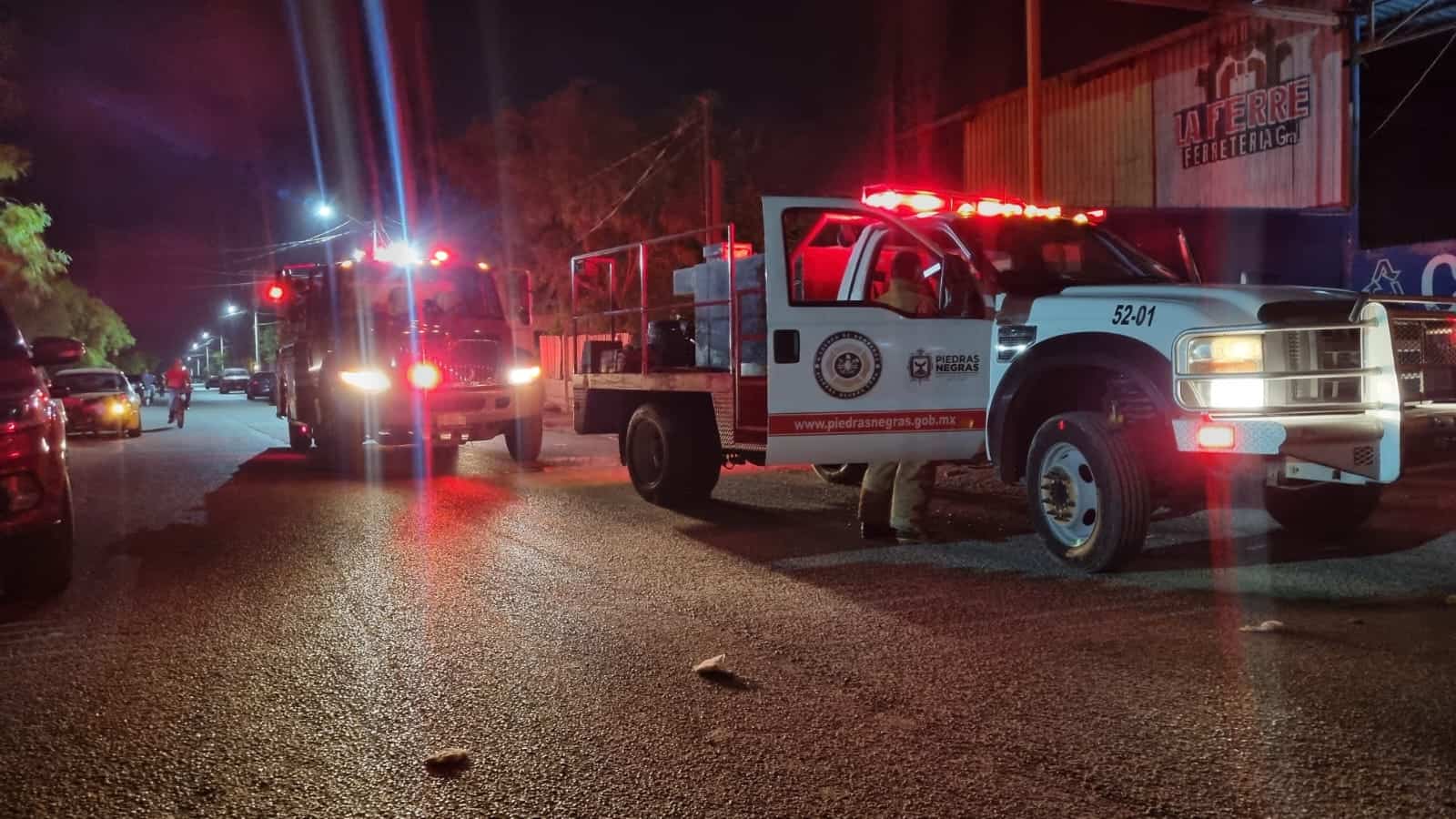 Evitan incendio en Ferretería.