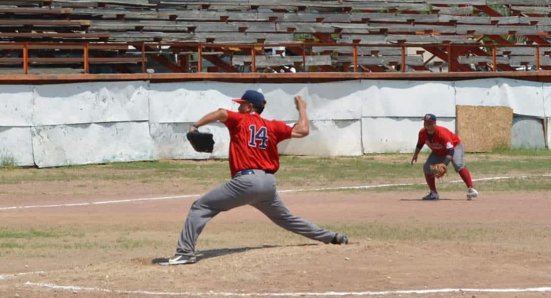 Llegó a 100 victorias el lanzador Luis Castillo