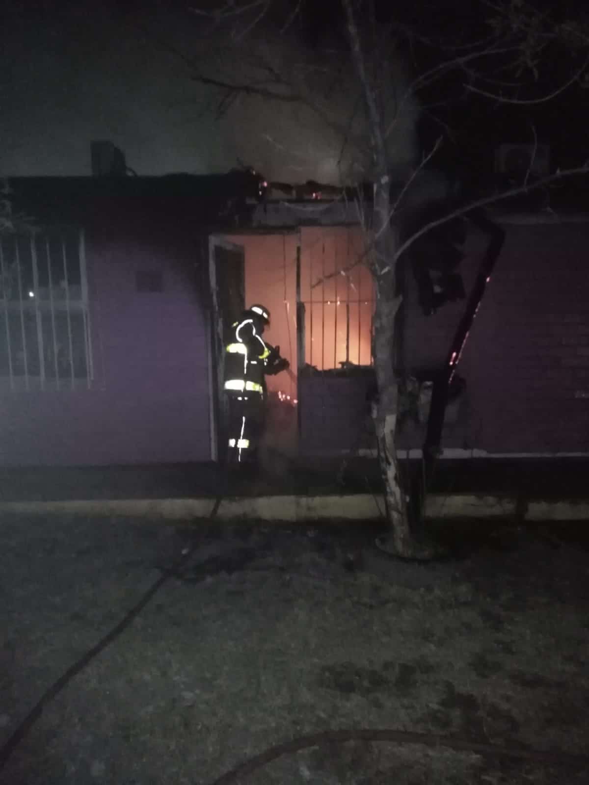 Incendian salones de escuela primaria