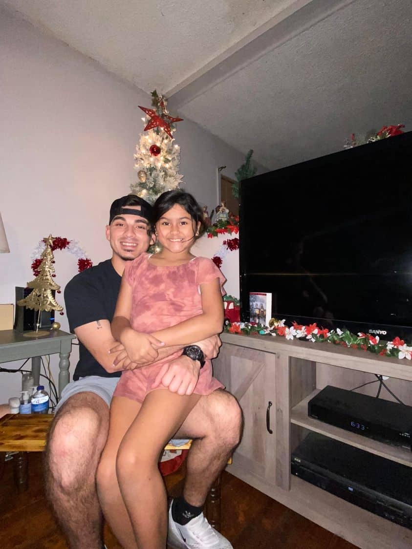 Angel Garza usó su cuenta personal de Facebook para compartir la triste noticia de que su hija había perdido la vida.