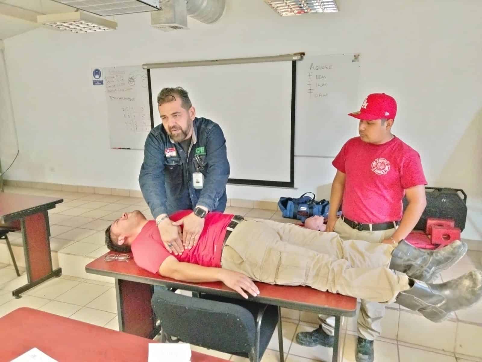 Reciben bomberos curso de brigadas multidisciplinarias