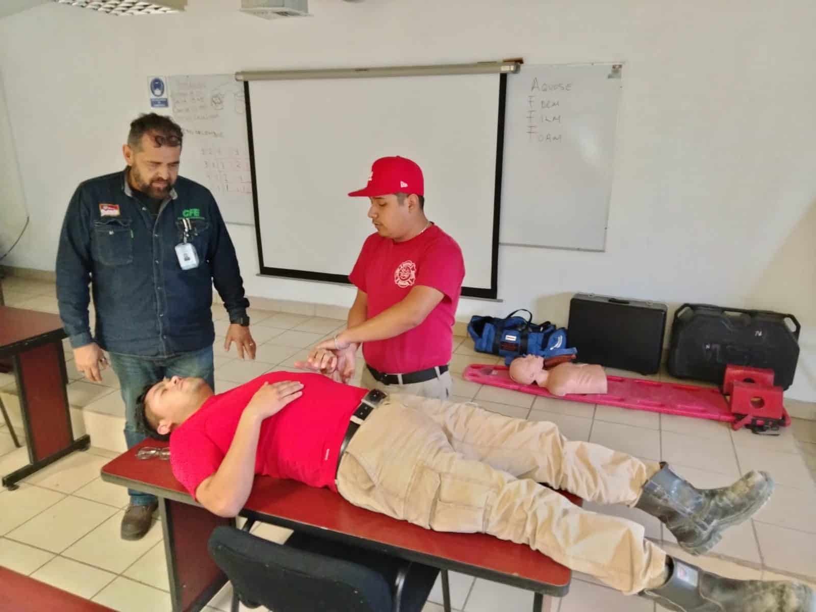Reciben bomberos curso de brigadas multidisciplinarias