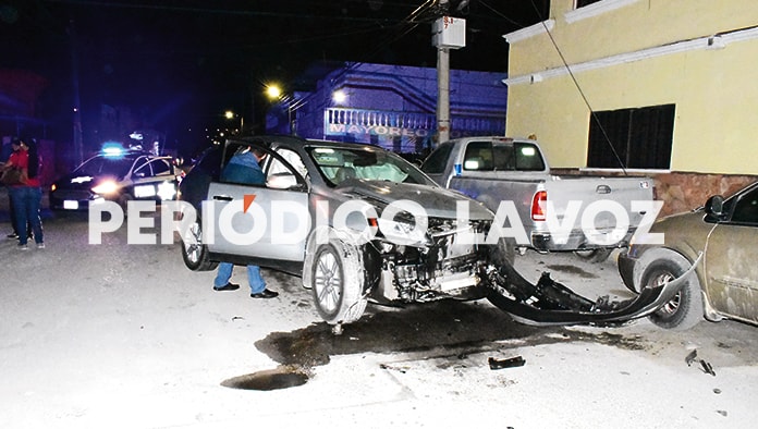 Destroza camioneta