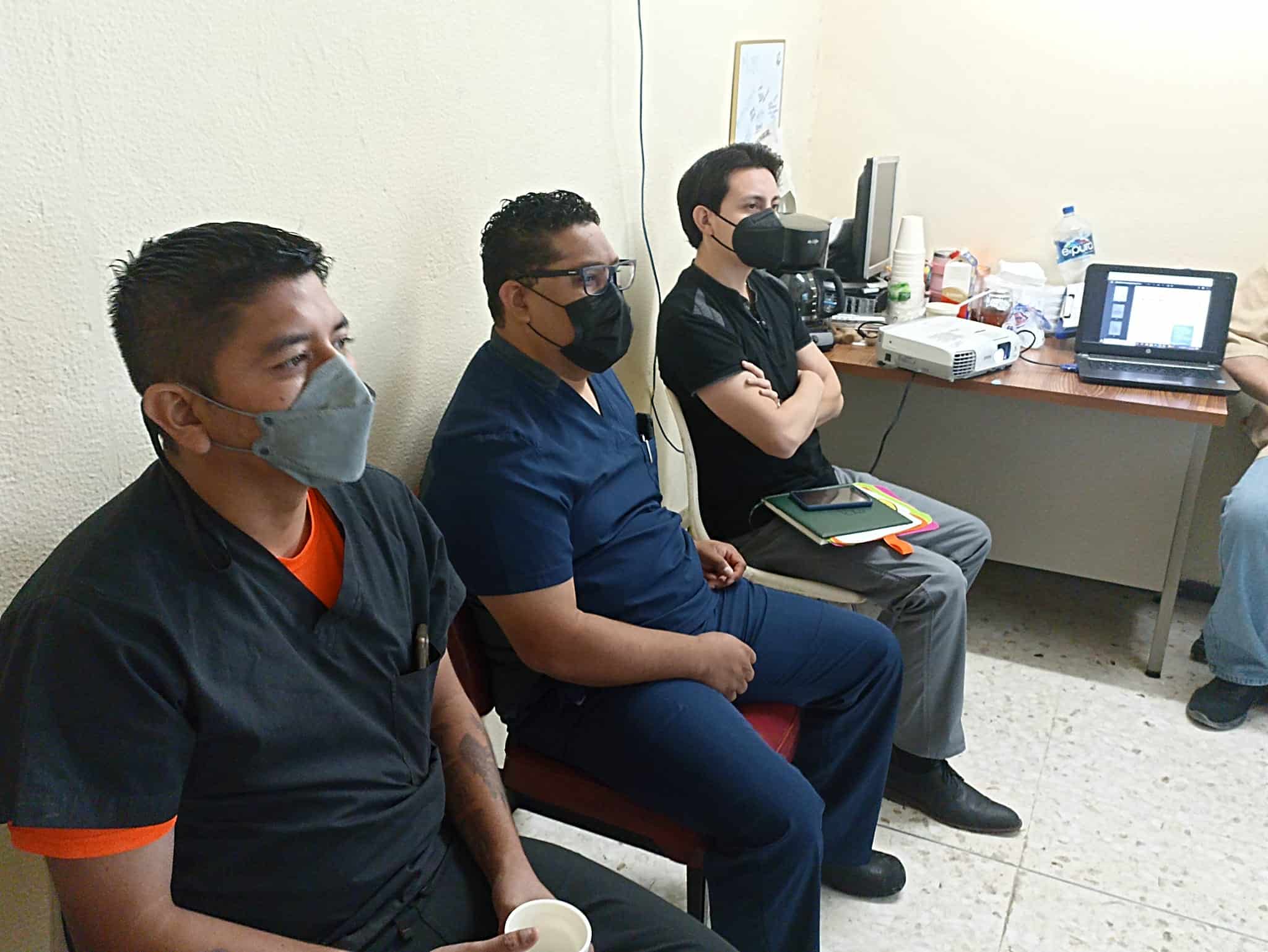Capacitan al sector salud ante crisis de hepatitis