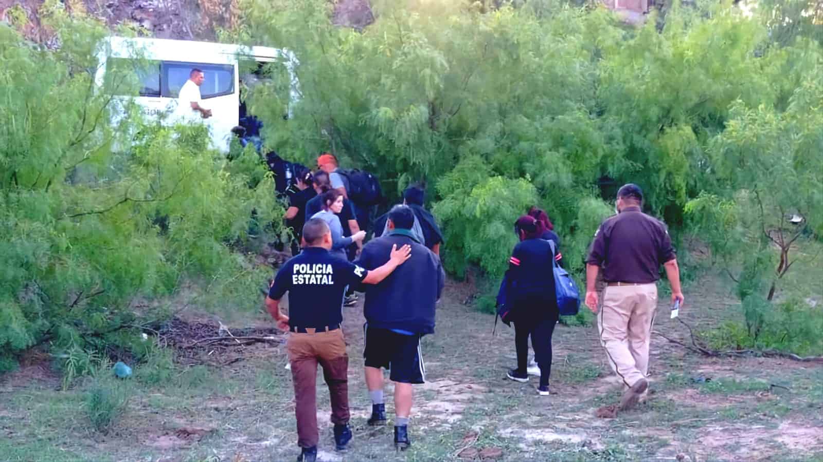 Rescata INM con helicóptero a 15 migrantes