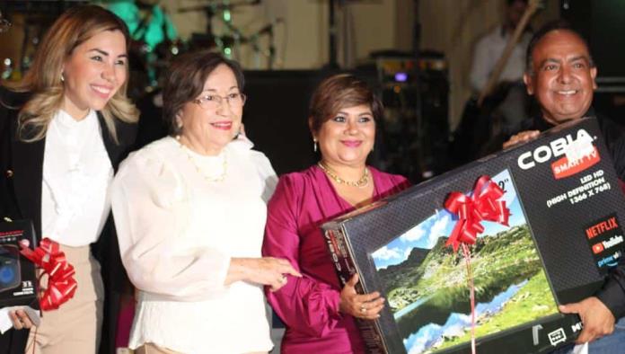 Múzquiz: Festeja Tania a los maestros