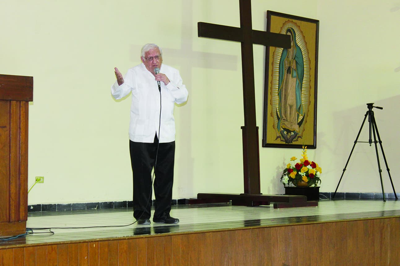Armando Fuentes Aguirre “Catón”, señala que es un riesgo el ataque por parte de Gobierno Federal.