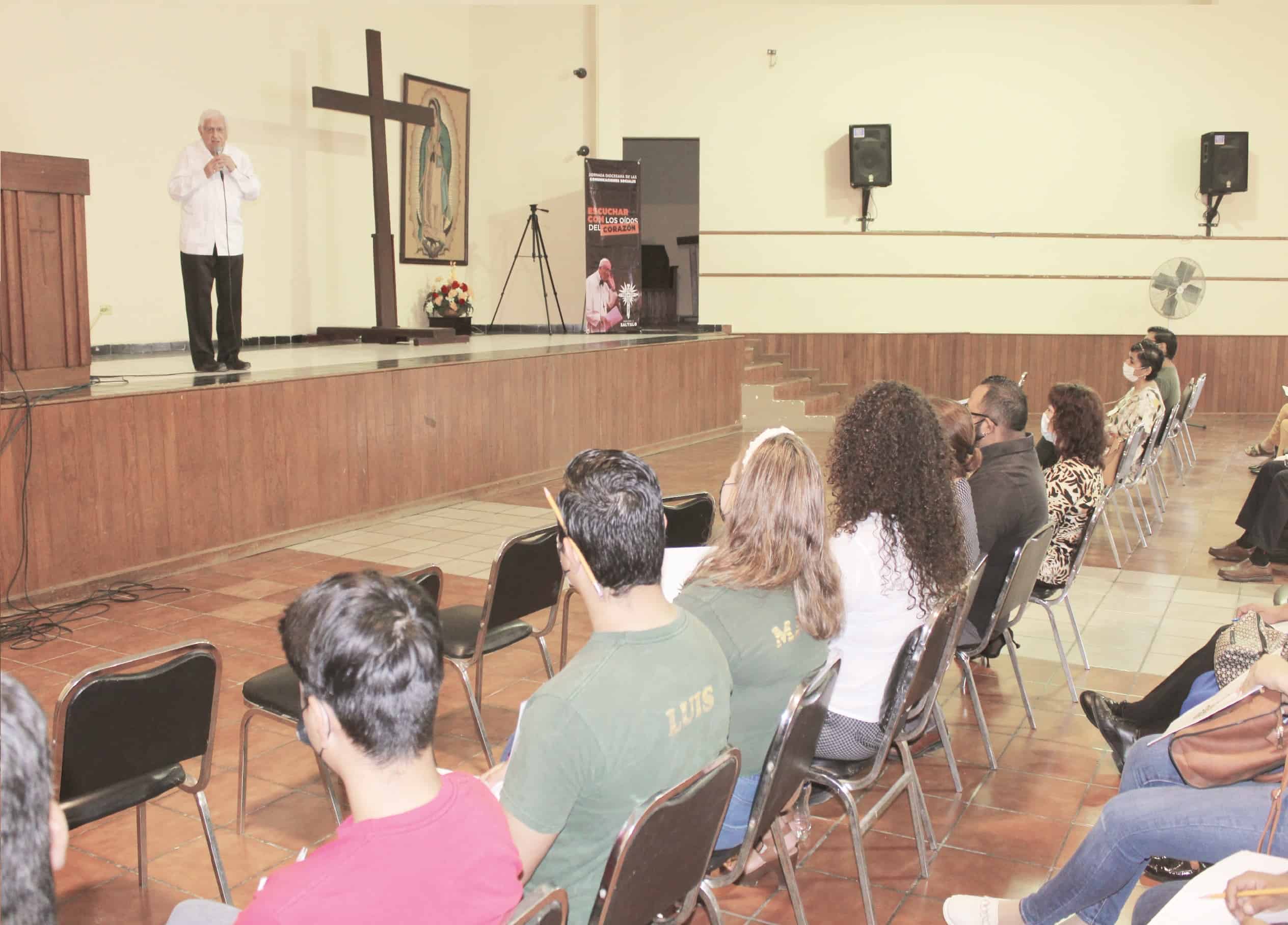 Reconoce Obispo a los comunicadores