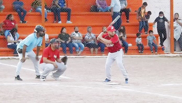 Brindan homenaje a Don Juan Reyna ++