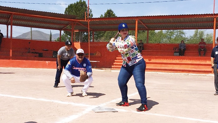 Brindan homenaje a Don Juan Reyna ++