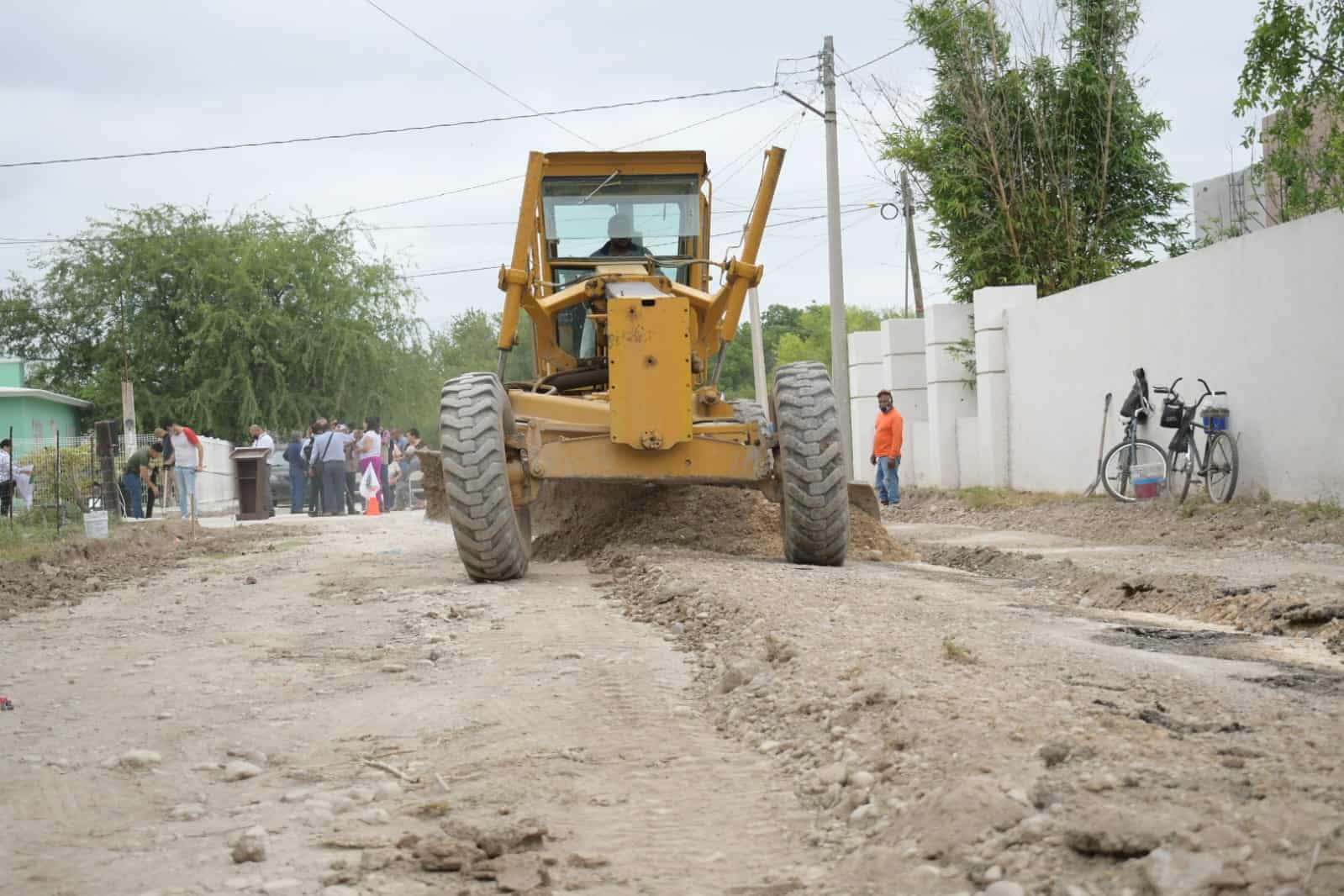 Arranca pavimentación en la ’20 de Noviembre’ sobre calle Abasolo