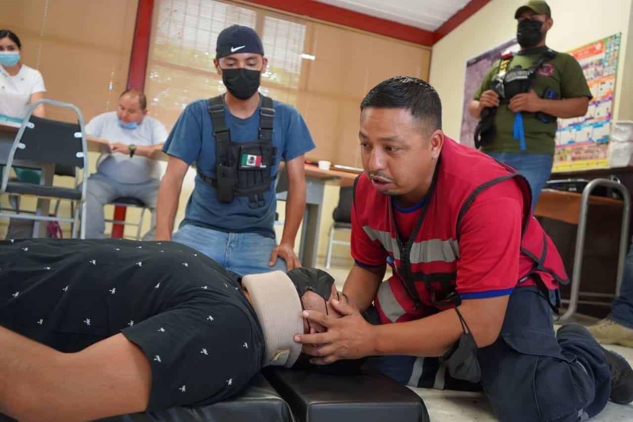 En las escuelas integran curso de primeros auxilios …cabeza