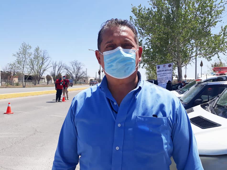Sofoca PC y Bomberos incendio de automóvil abandonado en brecha