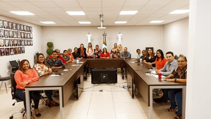 Realizan plática de violencia de género a funcionarios municipales