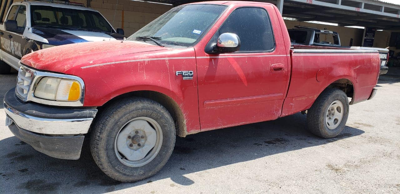Se impacta con taxista