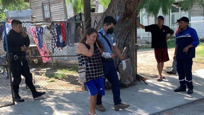 Encuentra a su pareja con la amante y ésta última la intentó matar a navajazos