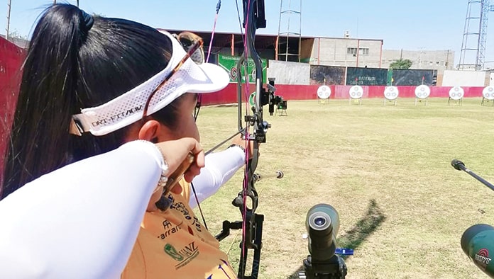 Dafne Quintero campeona en tiro con arco