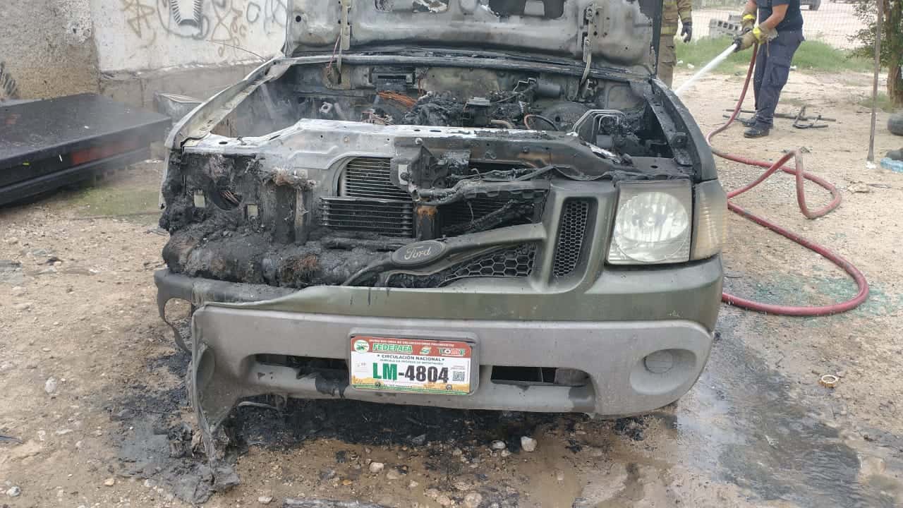 Le incendia camioneta a su exmujer por celos