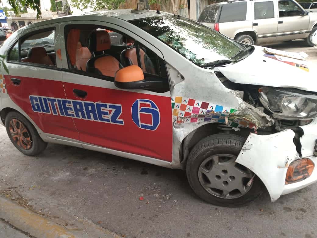 Evade alto y colisiona imprudente taxista