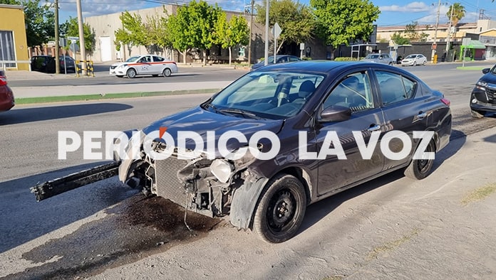 Le dejan auto sin defensa