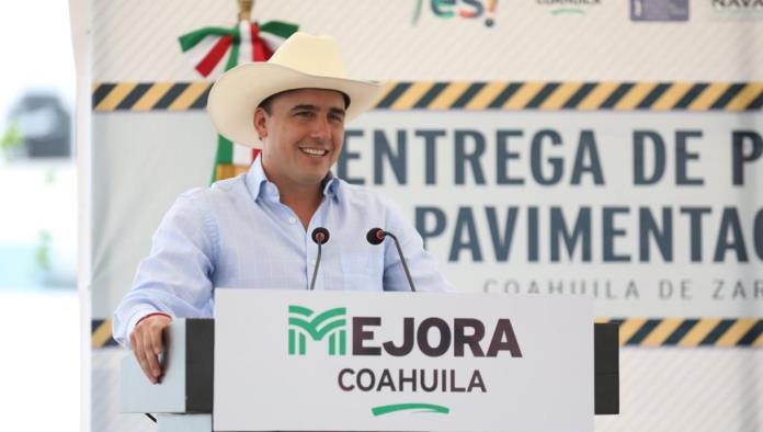 En los Cinco Manantiales entrega Manolo Jiménez obras sociales de ‘Mejora’