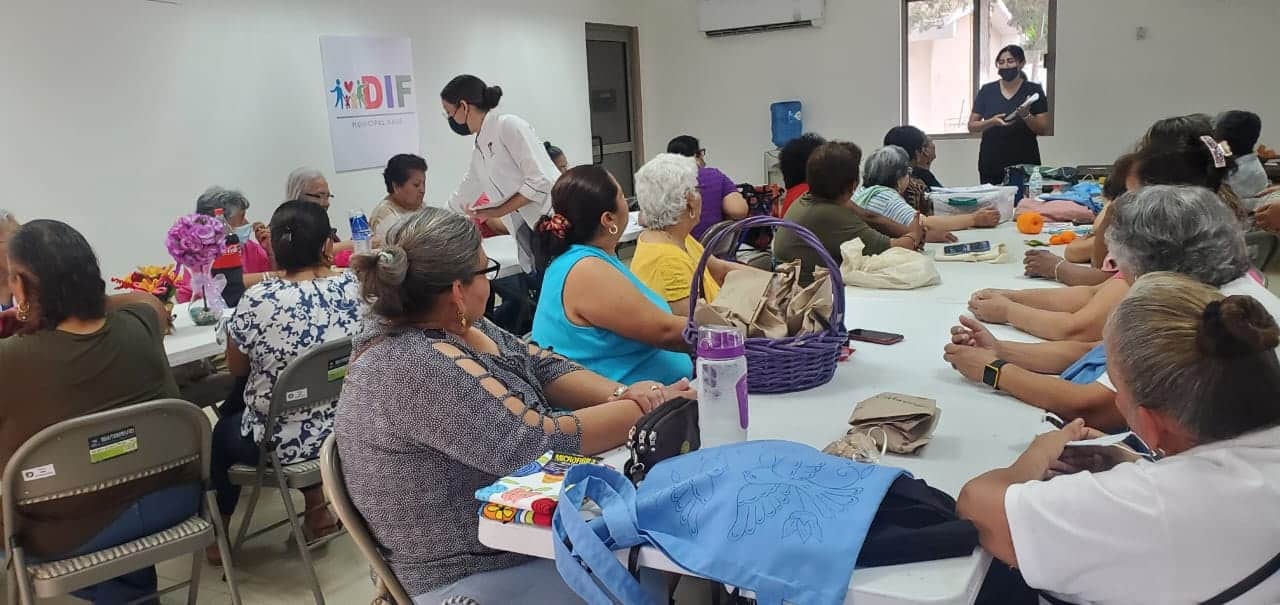 Realiza DIF Nava foro de nutrición para adultos mayores