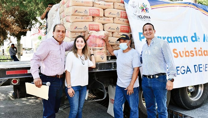 Trabajar de la mano con Mariana Trinitaria es una de las mejores formas de beneficiar a las familias monclovenses, dijo en su mensaje, la regidora Rocío Pizaña, en representación del alcalde Dr. Mario Dávila.