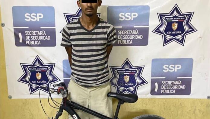 Lo agarran con las manos en la ‘baica’