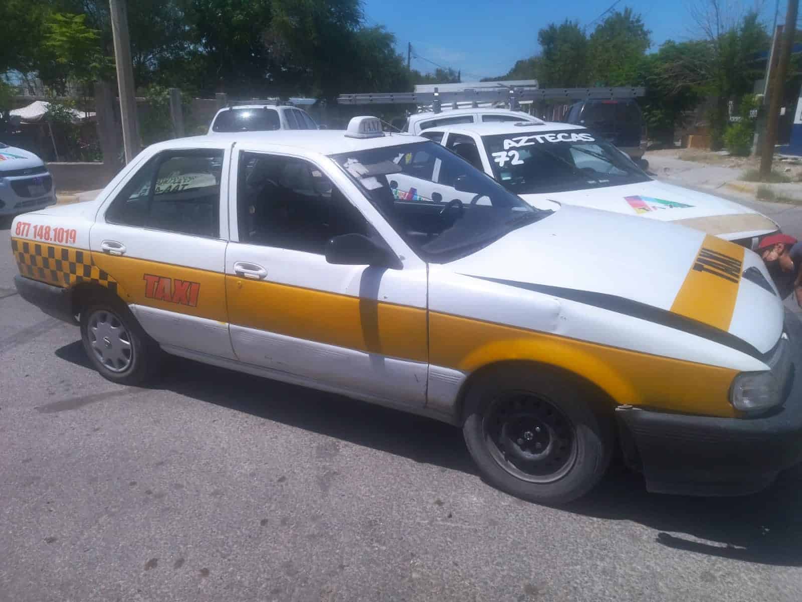 Chocan entre taxistas