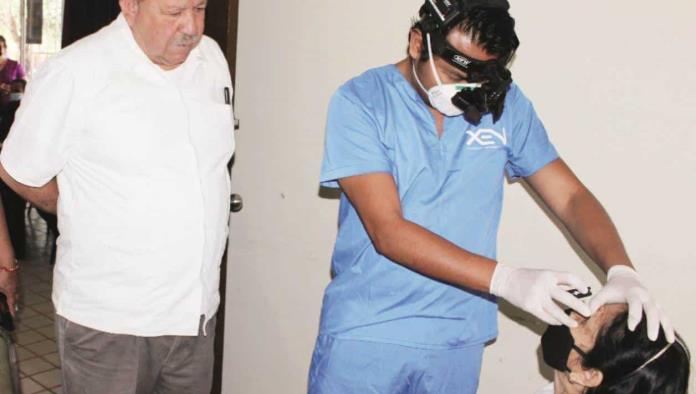 Diagnostican a abuelitos visualmente