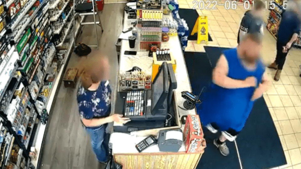 Niño de 12 años roba una gasolinera con el arma de su abuelo en EU