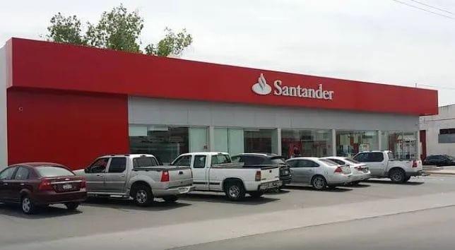Dan cristalazo a conocido banco