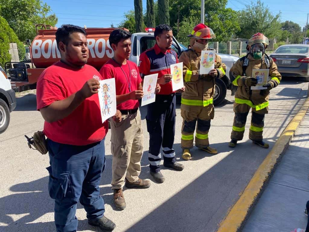 Visitan bomberos al jardín Cuauhtémoc con programa “Amigo Bombero”