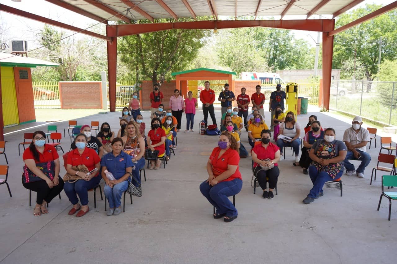 Capacitan a docentes en primeros auxilios