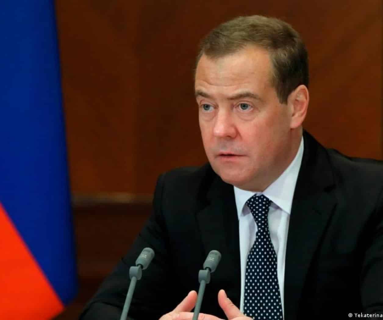 Los odio; Ex-presidente ruso amenazó furiosamente a los rivales de Rusia