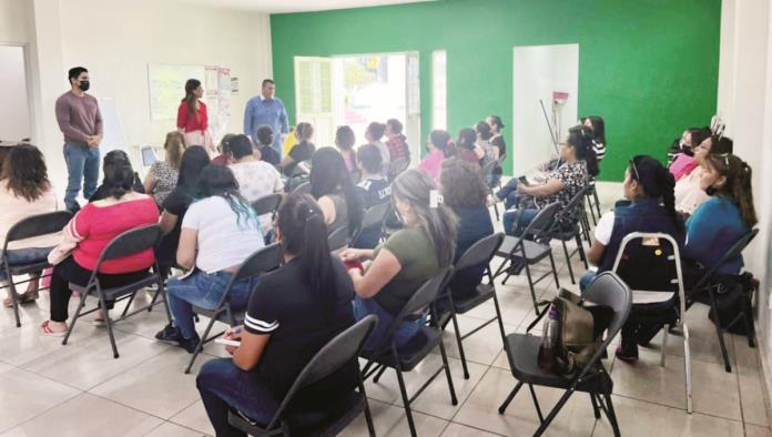 Apoyan a mujeres de “Prepa” abierta