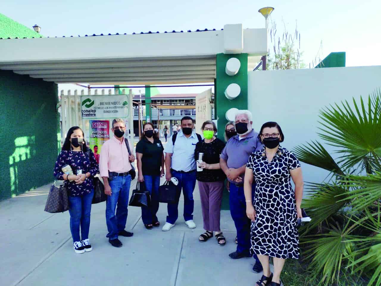 Realizan maestros del Conalep Frontera paro de 1 hora al día para exigir sus derechos como son la homologación de salarios y la asignación de plazas.
