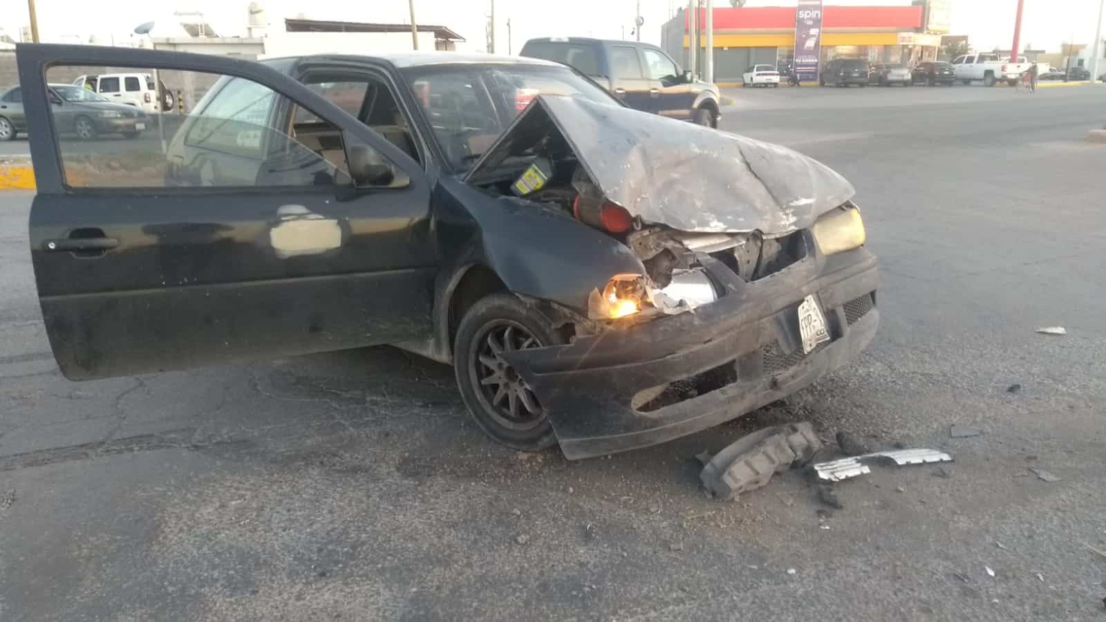 Provoca choque al atravesarse en el bulevar República