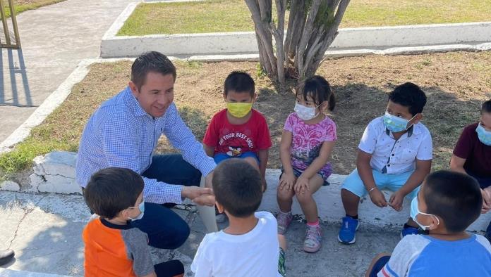 San Buenaventura: Visita alcalde más escuelas