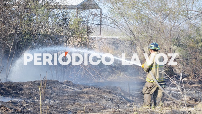 Bomberos fueron alertados sobre el incendio.