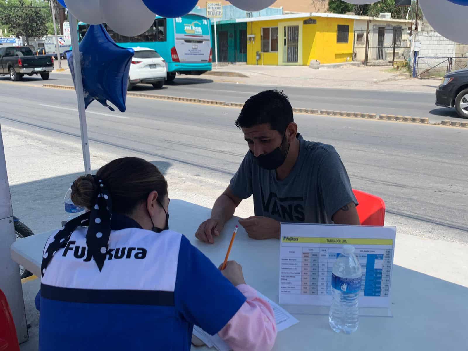 Reclutan empleados por toda la ciudad