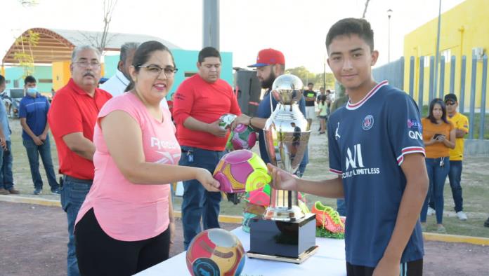 Arranca liga de futbol 8 premier en Nava